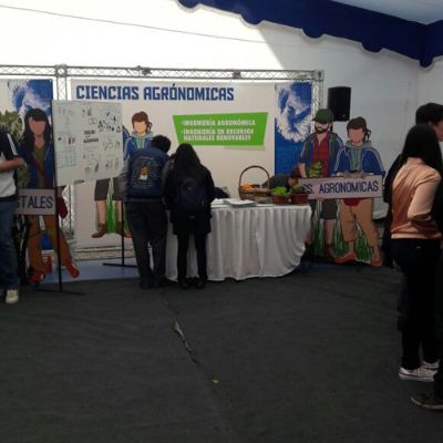 La Facultad de Ciencias Agronómicas contó con un stand atendido por estudiantes y académicos de las dos carreras de la Facultad. 