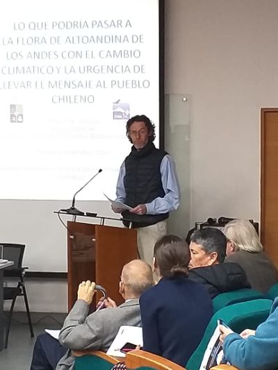 El académico y representante del Comité Organizador del evento, Dr. Claudio Pastenes.
