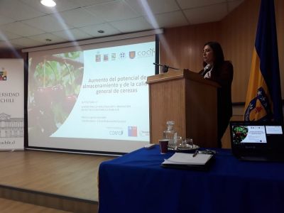 Dra. María Eugenia González, Universidad de Concepción, presentando los avances en el Proyecto Postcosecha