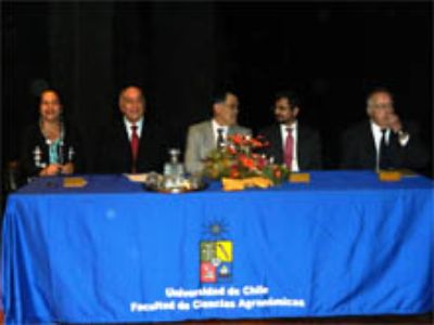 La Ceremonia fue presidida por el Vicerrector de Asuntos Académicos de la Universidad de Chile, Prof. Patricio Aceituno G.