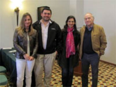 La presidenta de la asociación, Giorgianna Cúneo y el gerente general Francisco Godoy junto a los Profs. Peppi y Santibáñez.