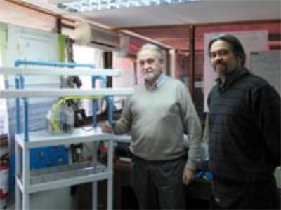 La muestra de Hidroponía NFT se presentó gracias a un prototipo confeccionado por los Ingenieros Agrónomos Claudio Fernández L. y Manuel Araya A.