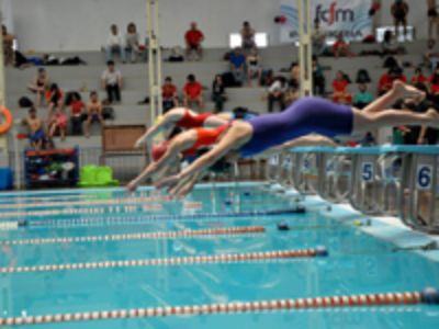 Fanny Leiton y Carolina Rodríguez formaron parte del equipo femenino de natación cuando ganaron las seis victorias