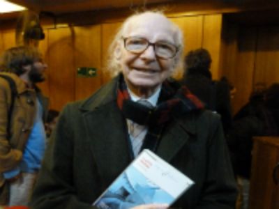 Oscar Johansen, uno de los autores del libro y ex decano de la Facultad de Ciencias Económicas y Administración de la Universidad de Chile.