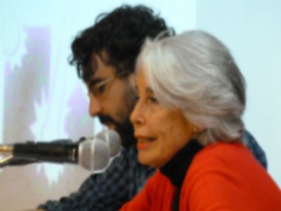 Cecilia Dockendorff, Magíster en Antropología y Doctora en Sociología, expuso junto al Magíster en Análisis Sistémico Aplicado a la Sociedad de FACSO, Felipe Pérez-Solari.