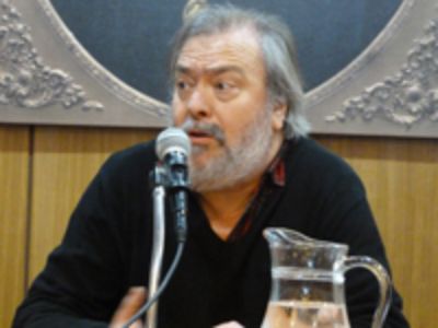 Director del Depto. de Antropología, Eugenio Aspillaga.