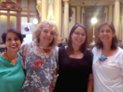 Prof. Sonia Montecino junto a Prof. María Elena Acuña, Rosita Pacheco y Alejandra Alvear de la Cátedra Indígena.