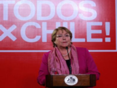 tras el reciente cónclave de la Nueva Mayoría, la Presidenta Michelle Bachelet, anunció que la gratuidad se comenzará a implementar en 2016 al 50 por ciento de los estudiantes más vulnerables.