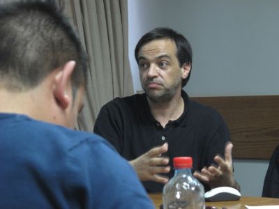 Profesor Eduardo Santa Cruz.