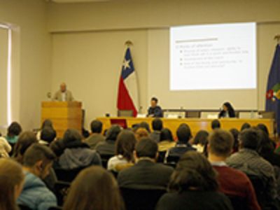 El Seminario Internacional "Justicia Restaurativa: desafíos para su integración al sistema penal de adolescentes" se realizó el 04 de septiembre pasado en la Casa Central de la Universidad de Chile.