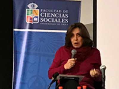 Recientemente, expuso en el coloquio "Violencias Políticas y Resistencias", junto a las destacadas cientistas sociales Rita Segato y Karina Batthyány, en la Facultad de Cs. Sociales U. de Chile.