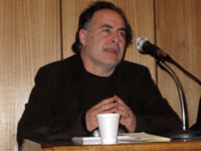 El Prof. Roberto Aceituno, Coordinador académico del Magíster en Clínica Adultos expuso.