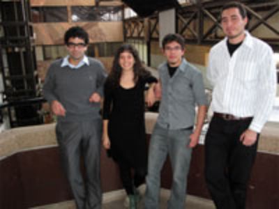 De izquierda a derecha en la imagen: Luis Hernán Vargas, Tania Manríquez, Juan Pablo Pinilla, Francisco Godoy. 4 de los 5 investigadores.