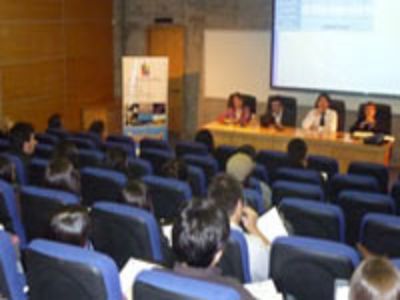 El Seminario "Dimensiones Subjetivas de la Pobreza" fue realizado en la Facultad de Economía y Negocios de la Universidad de Chile.
