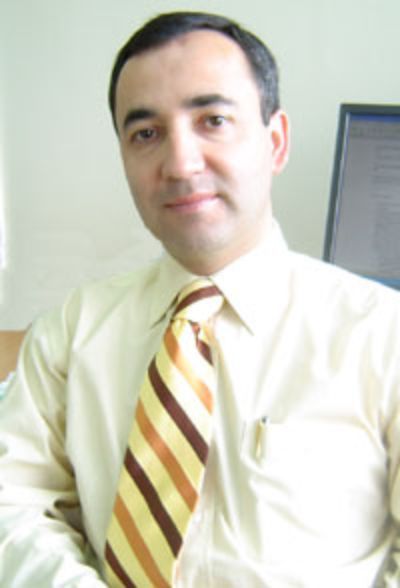 El Dr. Francisco Osorio es académico del Departamento de Antropología de la Universidad de Chile. Reside actualmente en Derby, Inglaterra.