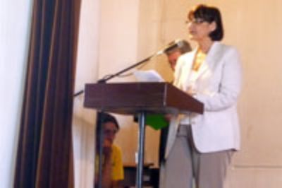 En la Universidad de Chile, a pesar de la pérdida del Instituto Pedagógico, la educación no se deja olvidar", expresó ante la comunidad parralina la Prorrectora Devés.
