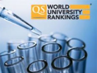 En los primeros tres lugares del Ranking QS figuran las universidades de Harvard (USA), Cambridge (R.U.) y  Stanford (USA).