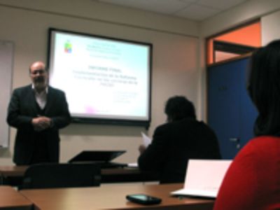 Luis Eduardo González, Asesor Técnico, explicó a la comunidad FACSO, las disitntas etapas de la AT3 y sus resultados.