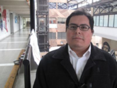 El Licenciado en Antropología de FACSO, Marcelo Barría, podrá además publicar su tesis "Representaciones sociales sobre la inseguridad económica ciudadana: la paradoja del ciudadano-cliente".