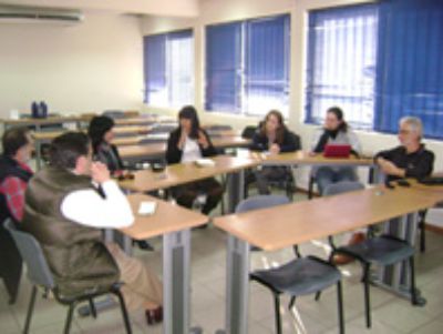 Una discusión de alto nivel técnico se produjo en su encuentro con los profesores.