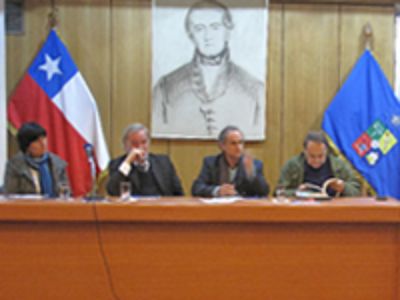 De izq. a der: Karla Zúñiga, Dr. Dirk Jaspers Faijers, Jorge Martínez y Raúl Atria Benaprés.