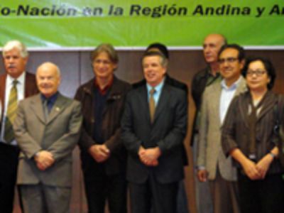 Decano Prof. Marcelo Arnold junto a directivos universitarios y de ALAS en Foro Internacional y Encuentro de la Asociación Latinoamericana de Sociología, Perú.