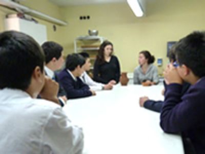 Alumnos escolares visitaron el Área de Conservación Patrimonial, Laboratorio de Arqueología. 