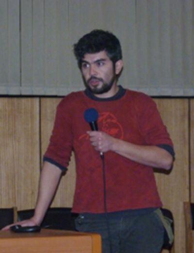 Arturo Sáez estudió en el Departamento de Antropología de la U. de Chile.