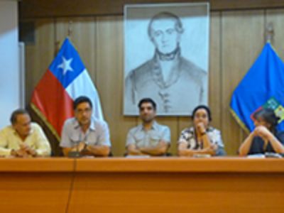 De der. a izq.: María Emilia Tijoux, Ana Pizarro, Iván Pincheira, Mauro Basaure y Raúl Atria