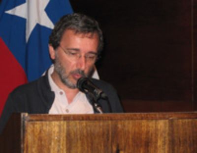 El subdirector del Departamento de Antropología, Jorge Razeto.