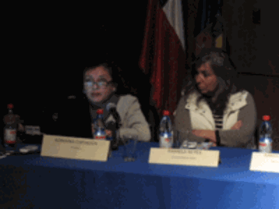 Las académicas de la Universidad de Chile, Adriana Espinoza y Pamela Reyes.