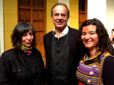Las académicas del depto. sociología, Prof. María Emilia Tijoux y Prof. Marisol Facuse junto al invitado internacional Jacques Leenhardt. 