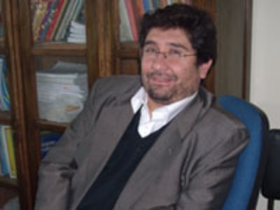 La académico del Depto. de Sociología, FACSO, Miguel Urrutia.