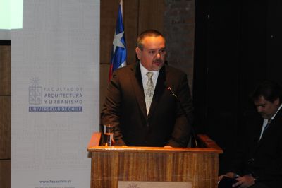 Profesor Pedro Soza, director de Escuela de Pregrado FAU.