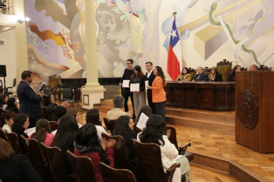 U. de Chile realizó graduación de primeras generaciones de Educación Básica en Casa Central