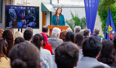 Durante sus palabras de bienvenida, la prof. Dorotea López invitó a reflexionar sobre el impacto que el TPA tiene en nuestras sociedades y en las relaciones internacionales.