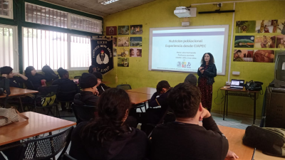 María Luisa Garmendia participó de un ecuentro con estudiantes de 3° medio del Liceo Francisco Mery de Lo Espejo