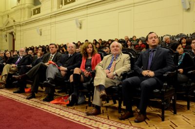 Autoridades y Premios Nacionales asistieron al evento en el Ex Congreso.