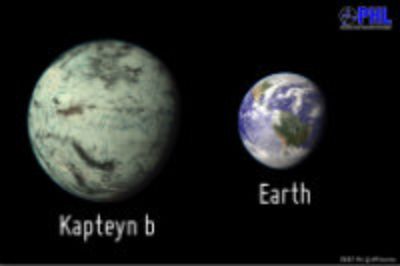 Representación del exoplaneta potencialmente habitable Kapteyn b comparado con la Tierra. Cortesía de PHL @ UPR Arecibo