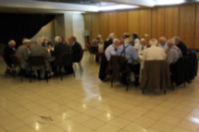 Los beauchefianos disfrutaron de un almuerzo en el zócalo del Hall Sur.