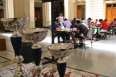 El torneo se llevó a cabo el sábado 15 de noviembre, en el hall sur del Edificio Escuela.