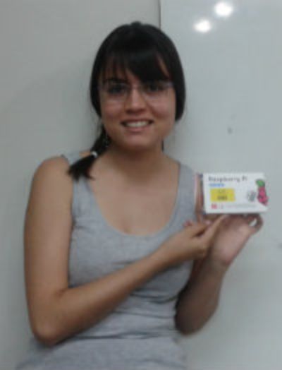 Constanza Contreras Piña fue premiada por uno de los auspiciadores del evento, Google, con un Raspberry Pi Model B+.