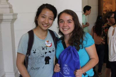 Fernanda Zunino y Jou-Hui Ho, futuras estudiantes de la FCFM.