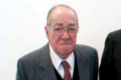 Profesor Augusto León Rogers.
