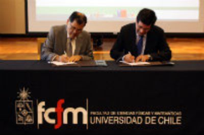 El convenio fue firmado por el decano de la FCFM, Patricio Aceituno y el director Ejecutivo de Conicyt, Christian Nicolai.