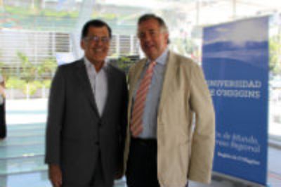 El decano de la FCFM, Patricio Aceituno, y el rector de la U. de O'Higgins, Rafael Correa.
