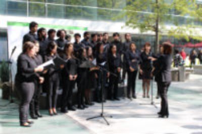 El coro de la FCFM ofreció un programa musical.