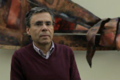 Profesor Carlos Conca investigador del CMM. 