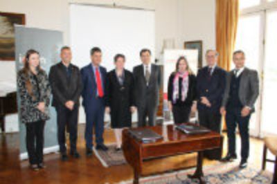 El 15 de junio se llevó a cabo la firma de convenio entre el nuevo centro de investigación de la FCFM-Idiem y el BRE, con la presencia de la Embajadora de Reino Unido Fiona Clouder.
