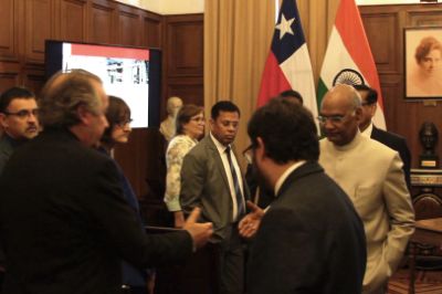 Durante la visita del mandatario indio en la Universidad de Chile se realizó un encuentro académico con autoridades y académicos vinculados con el Programa Espacial.